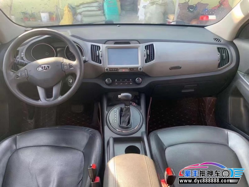 16年起亚智跑轿车抵押车出售