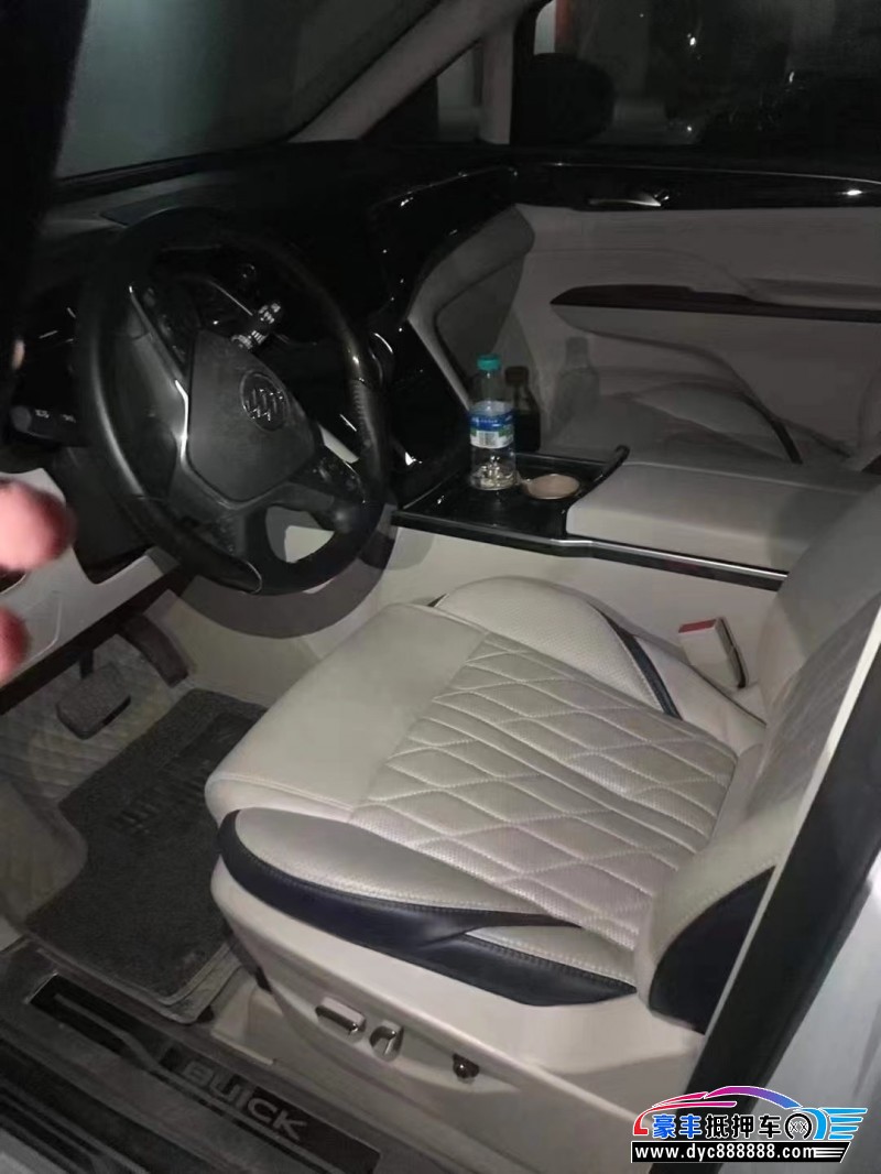 20年别克GL8MPV抵押车出售