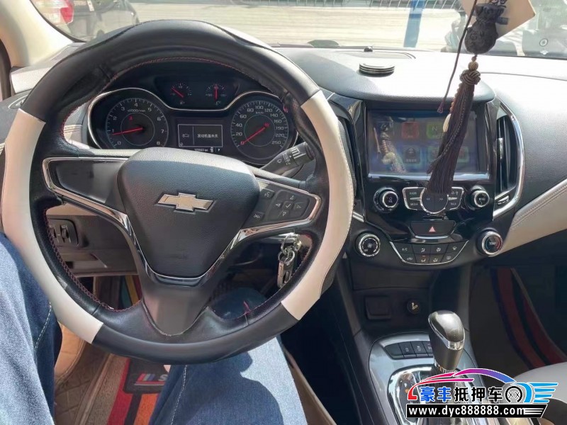 15年雪佛兰科鲁兹轿车抵押车出售