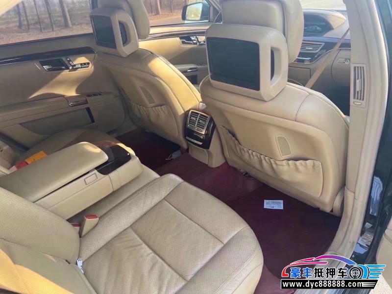 12年奔驰S轿车抵押车出售