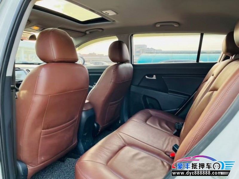 13年起亚智跑轿车抵押车出售