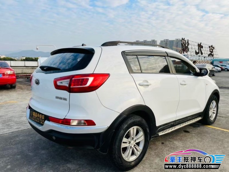 13年起亚智跑轿车抵押车出售