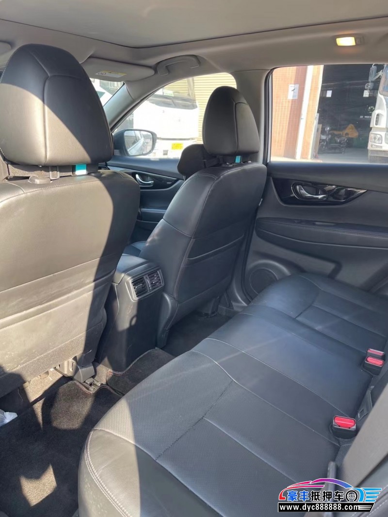 19年日产奇骏轿车抵押车出售