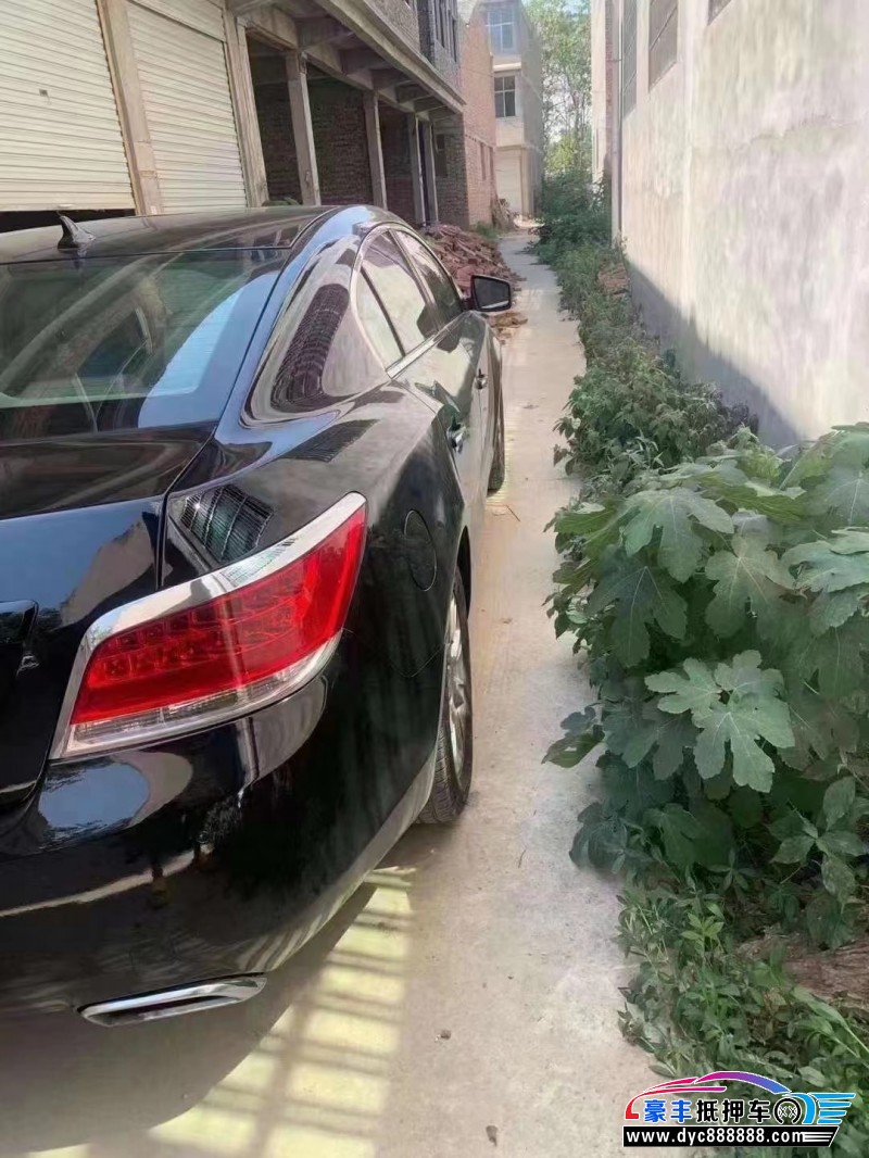 10年别克君越轿车抵押车出售