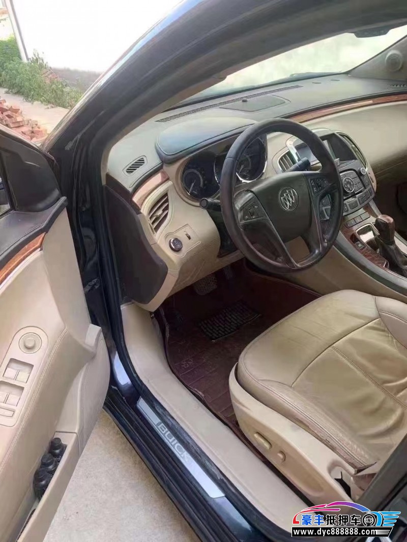 10年别克君越轿车抵押车出售