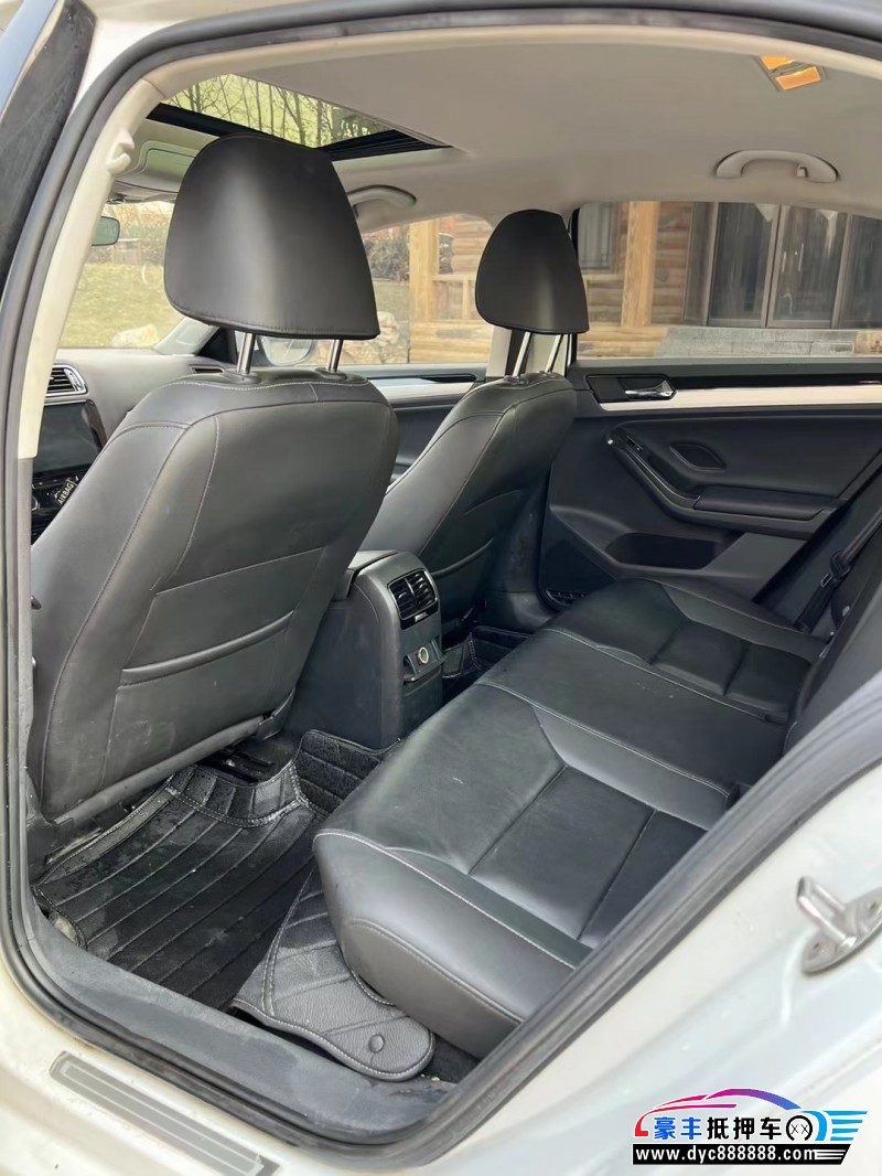 18年大众速腾轿车抵押车出售