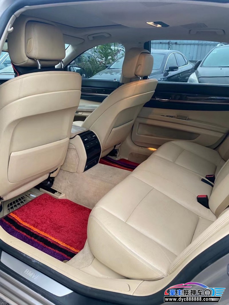 13年宝马7系轿车抵押车出售