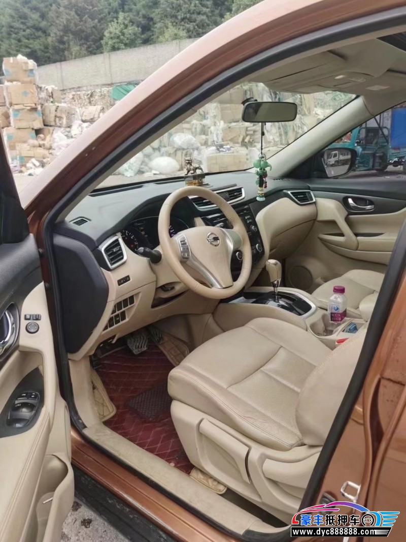 16年日产奇骏轿车抵押车出售