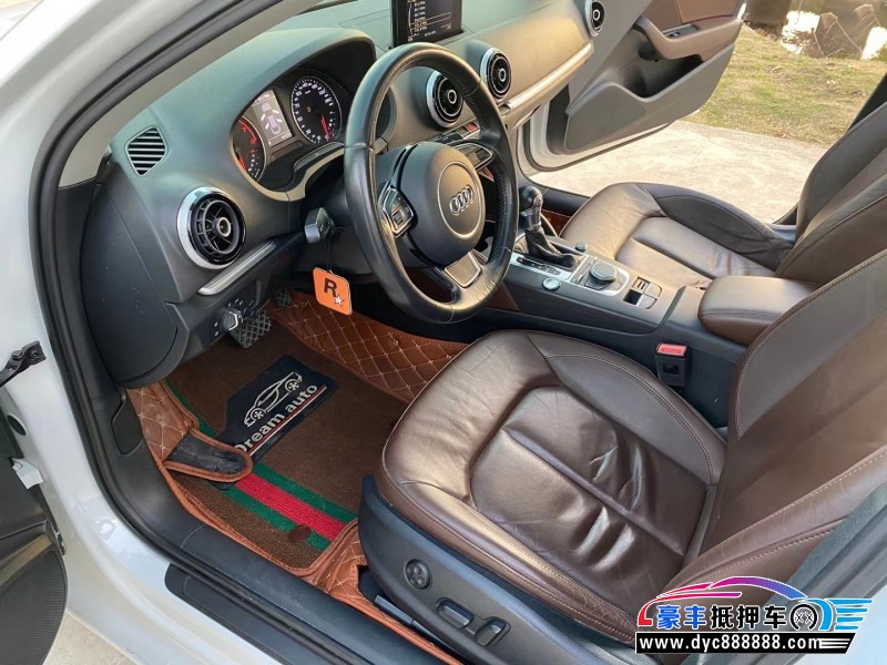 17年奥迪A3轿车抵押车出售