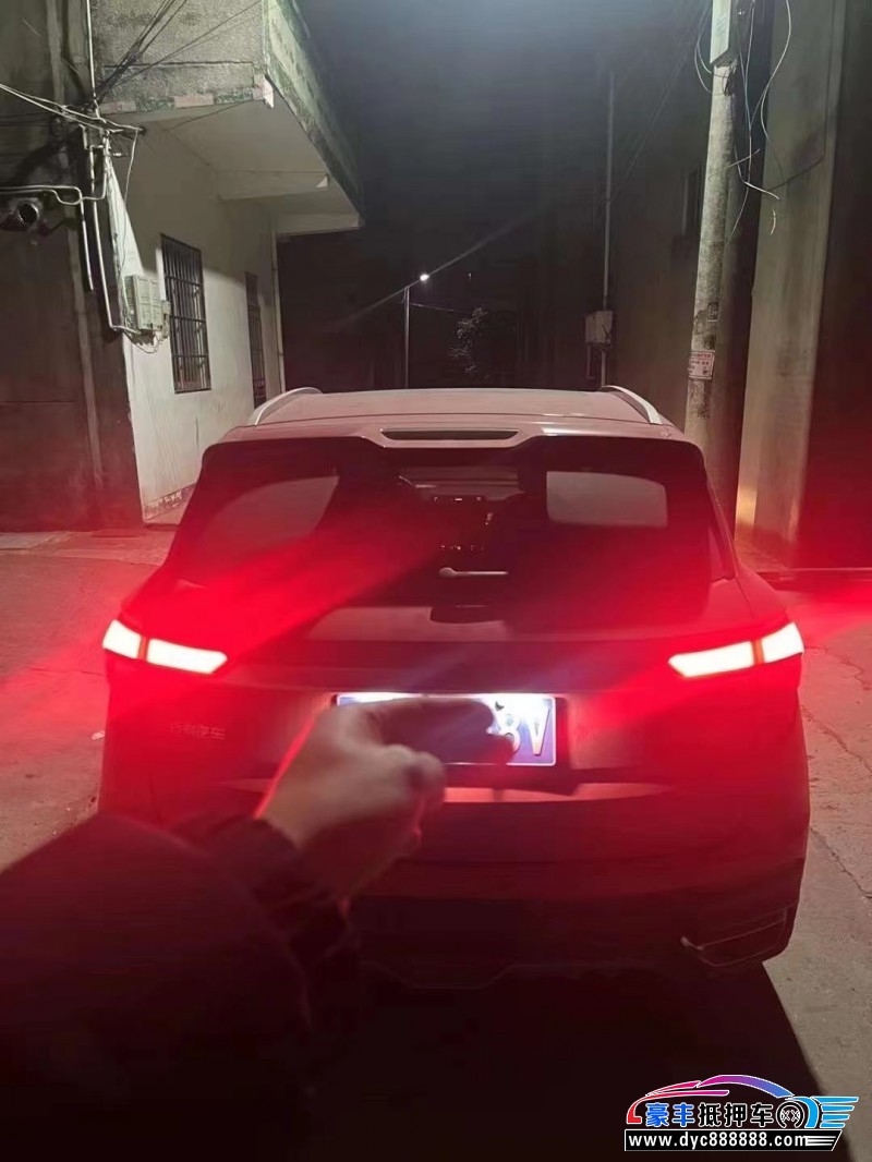 19年吉利缤越轿车抵押车出售