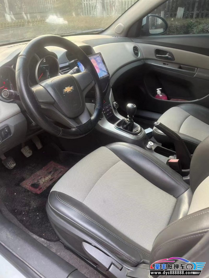 14年雪佛兰科鲁兹轿车抵押车出售