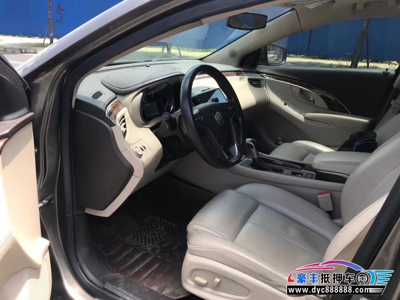 15年别克君越轿车抵押车出售