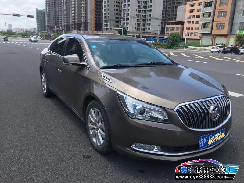 15年别克君越轿车抵押车出售