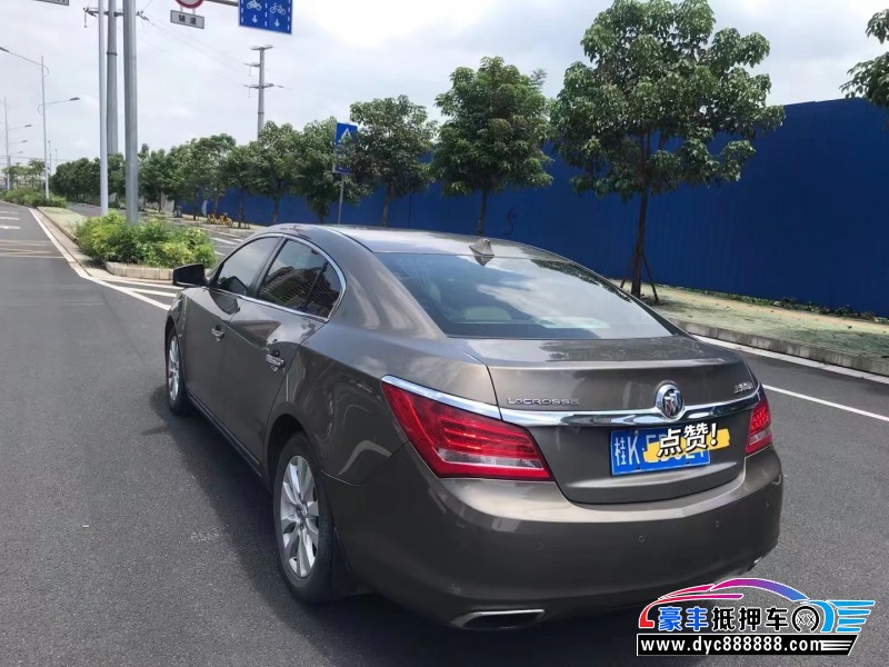 15年别克君越轿车抵押车出售