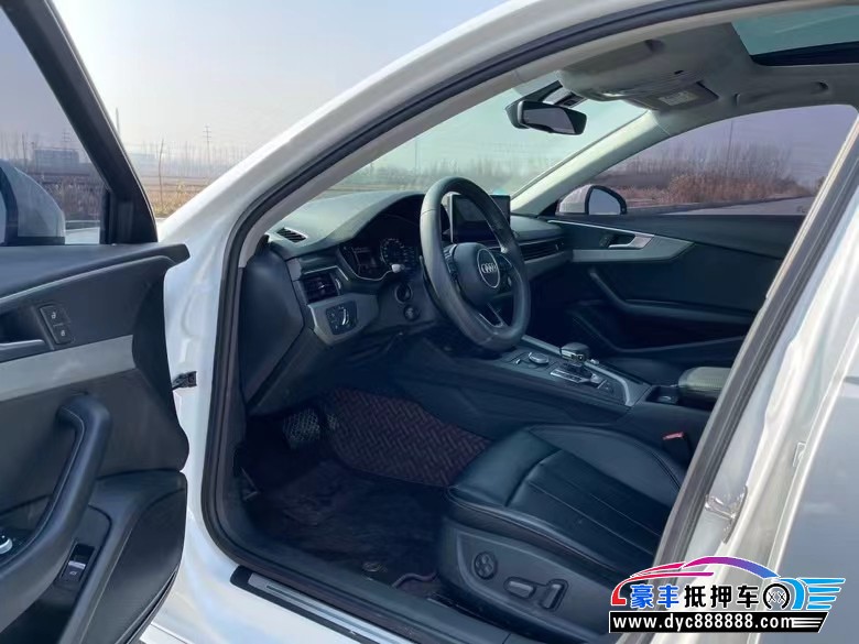 17年奥迪A4轿车抵押车出售