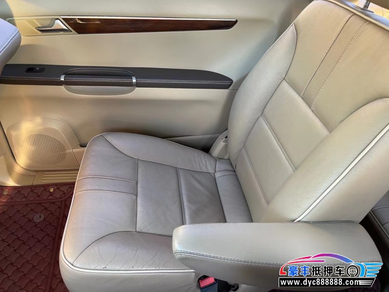 11年奔驰R级轿车抵押车出售