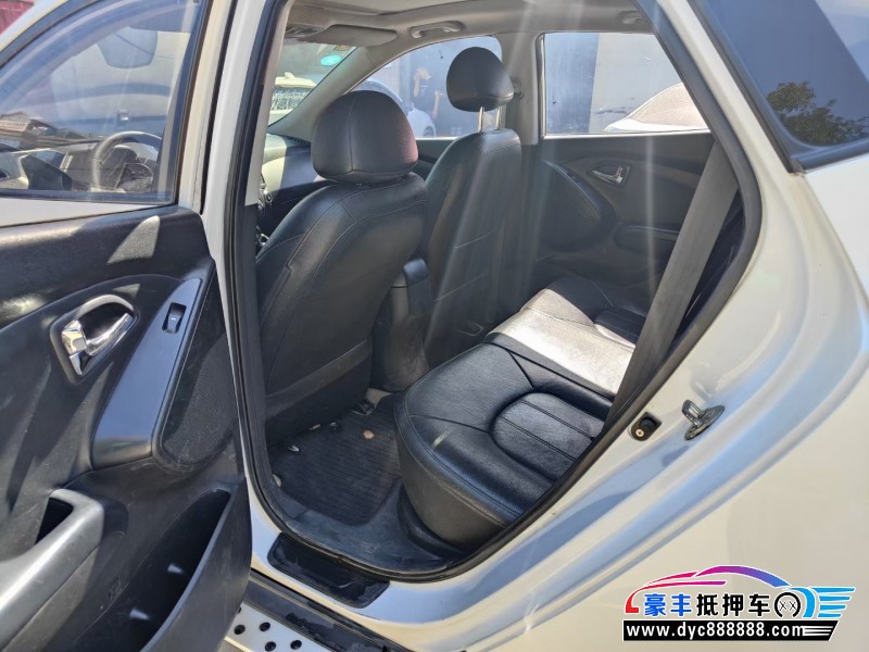 13年现代ix35SUV抵押车出售