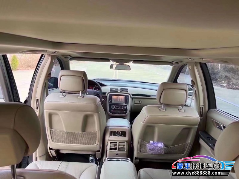 17年奔驰R级轿车抵押车出售