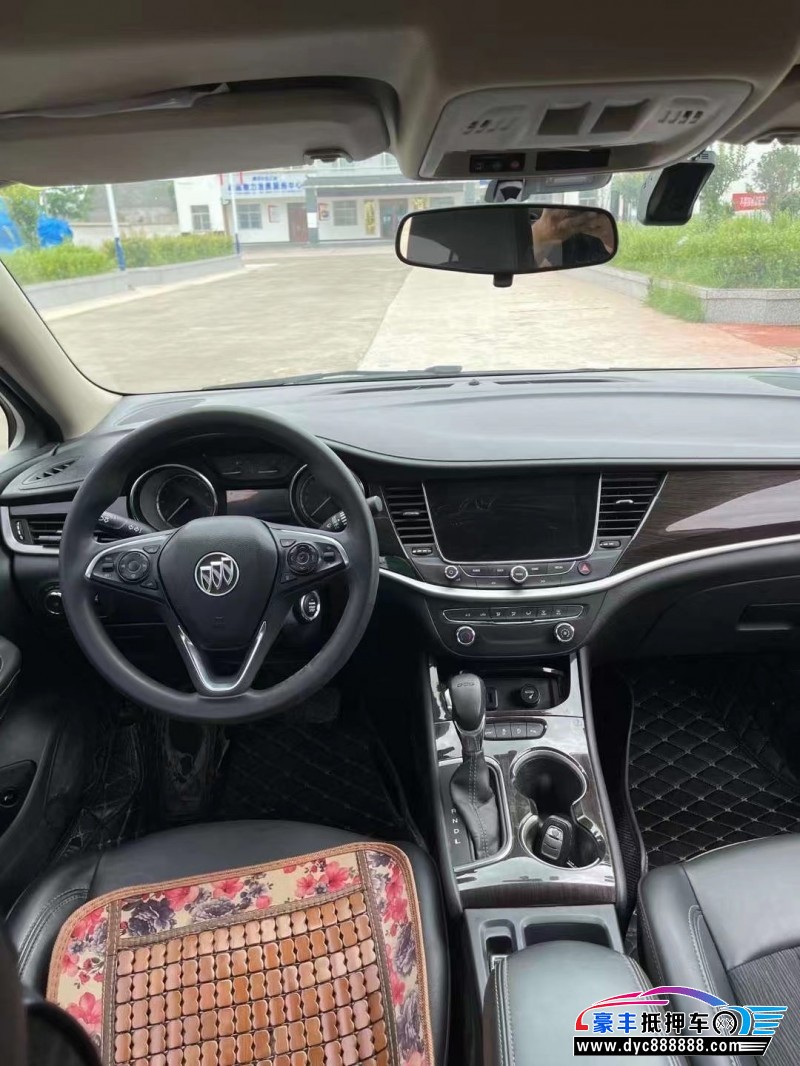 18年别克威朗轿车抵押车出售