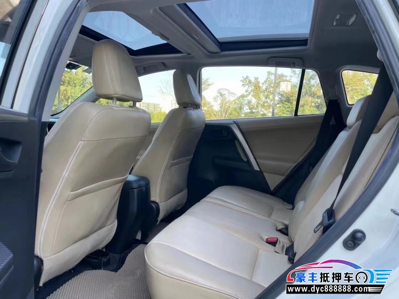 16年丰田RAV4轿车抵押车出售