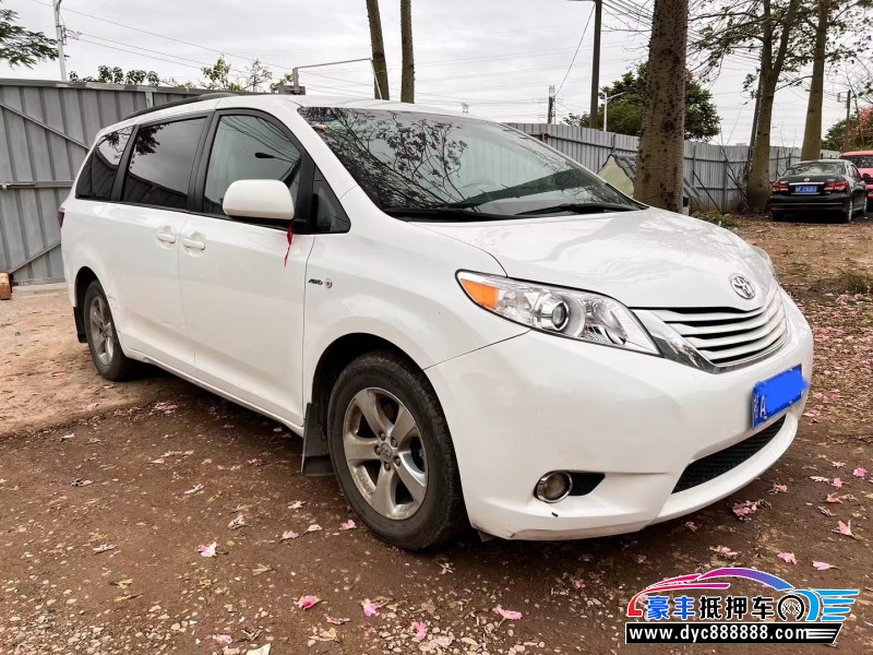 18年丰田塞纳轿车抵押车出售