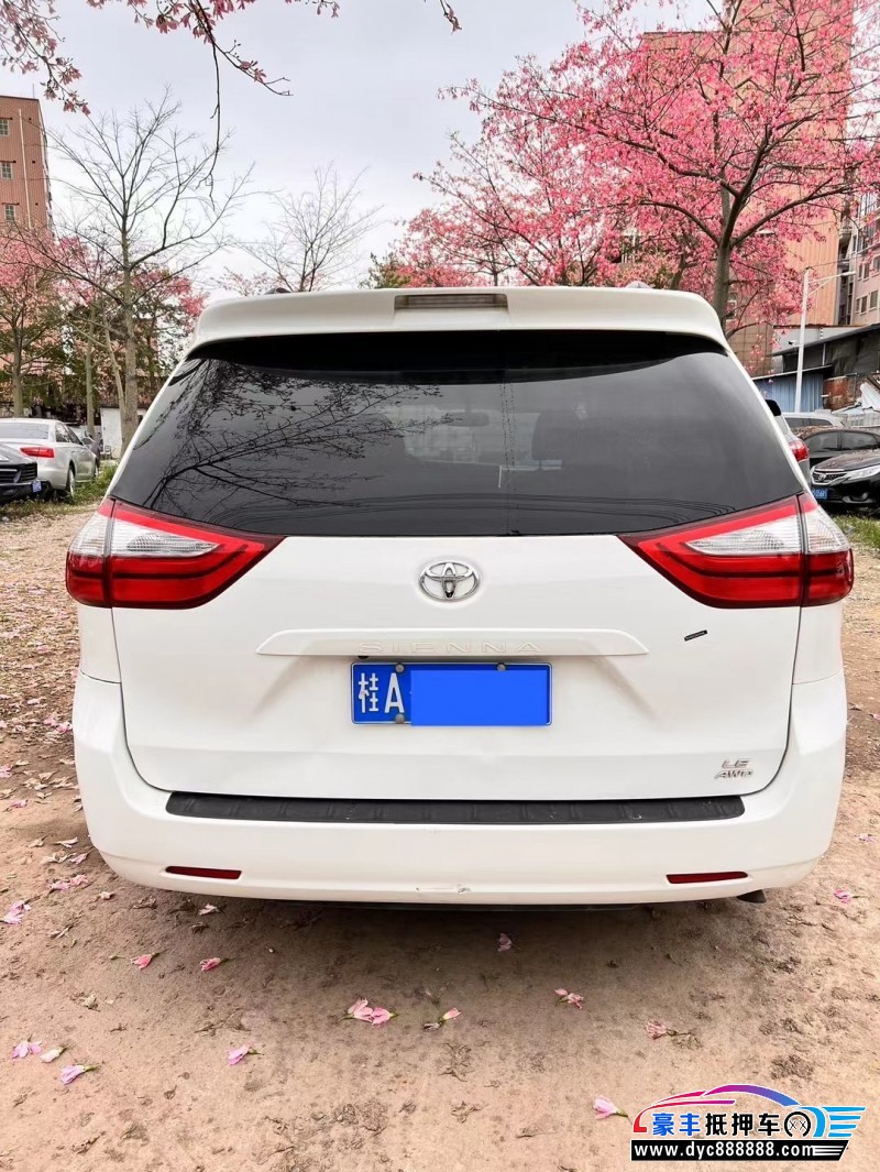 18年丰田塞纳轿车抵押车出售