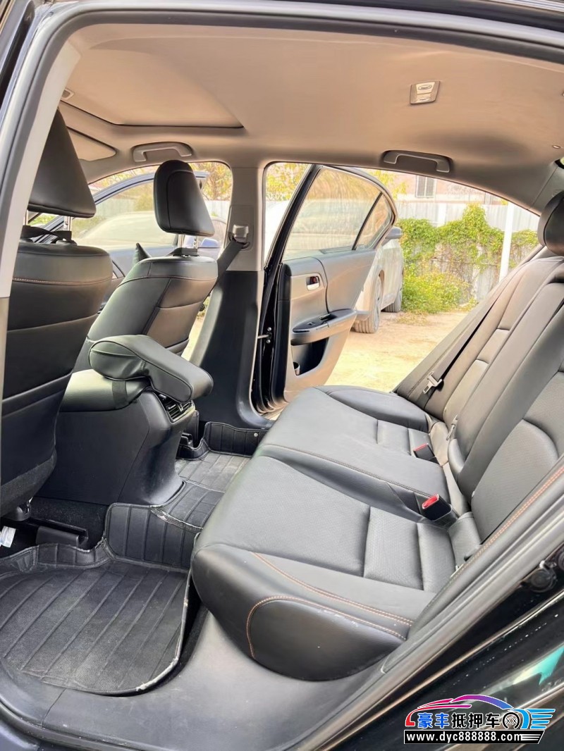 17年本田雅阁轿车抵押车出售