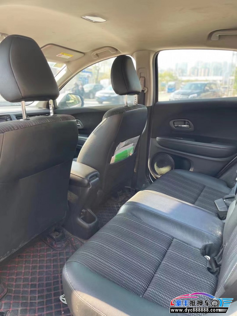 16年本田缤智轿车抵押车出售