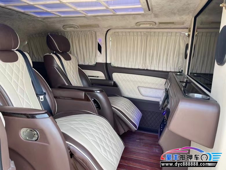 17年奔驰威霆MPV抵押车出售