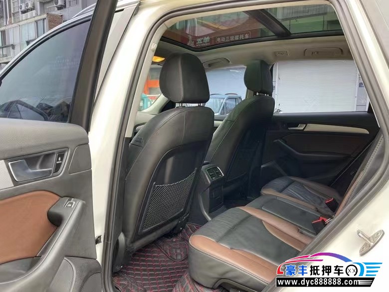 17年奥迪Q5轿车抵押车出售