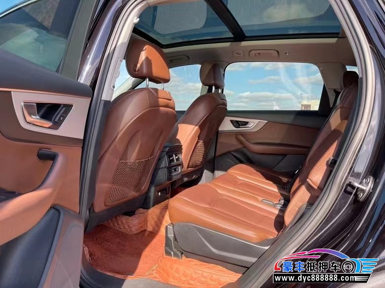 18年奥迪Q7轿车抵押车出售