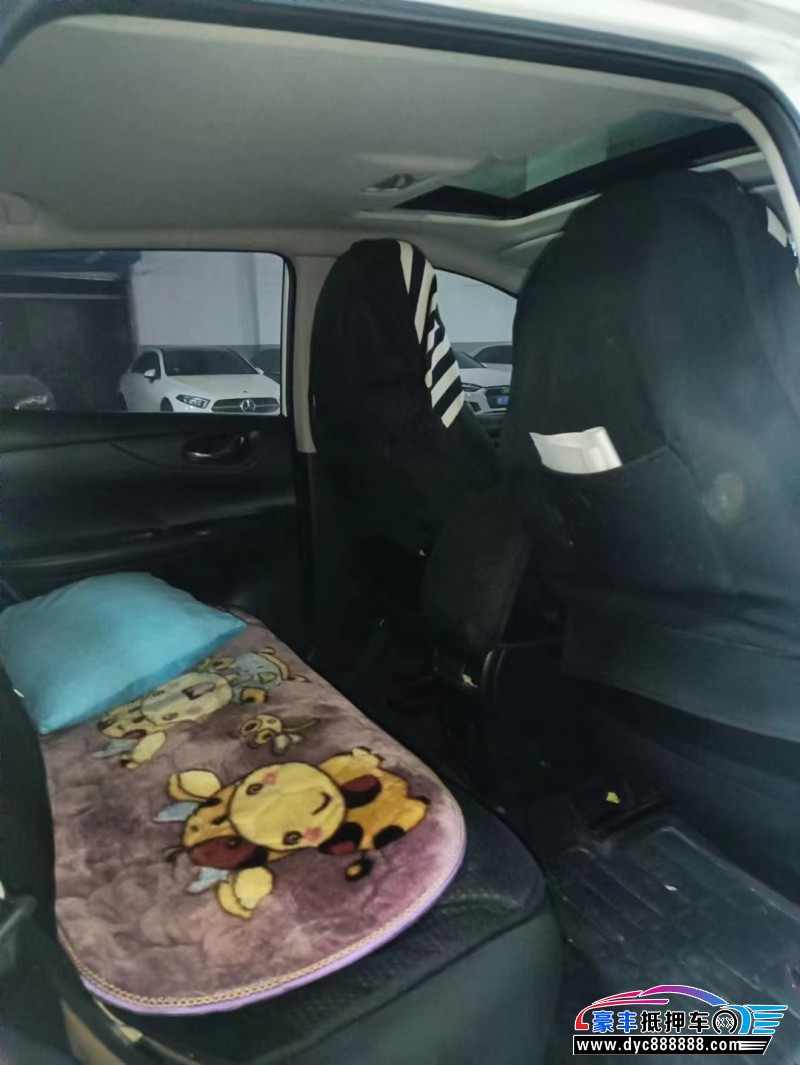 16年日产骐达轿车抵押车出售