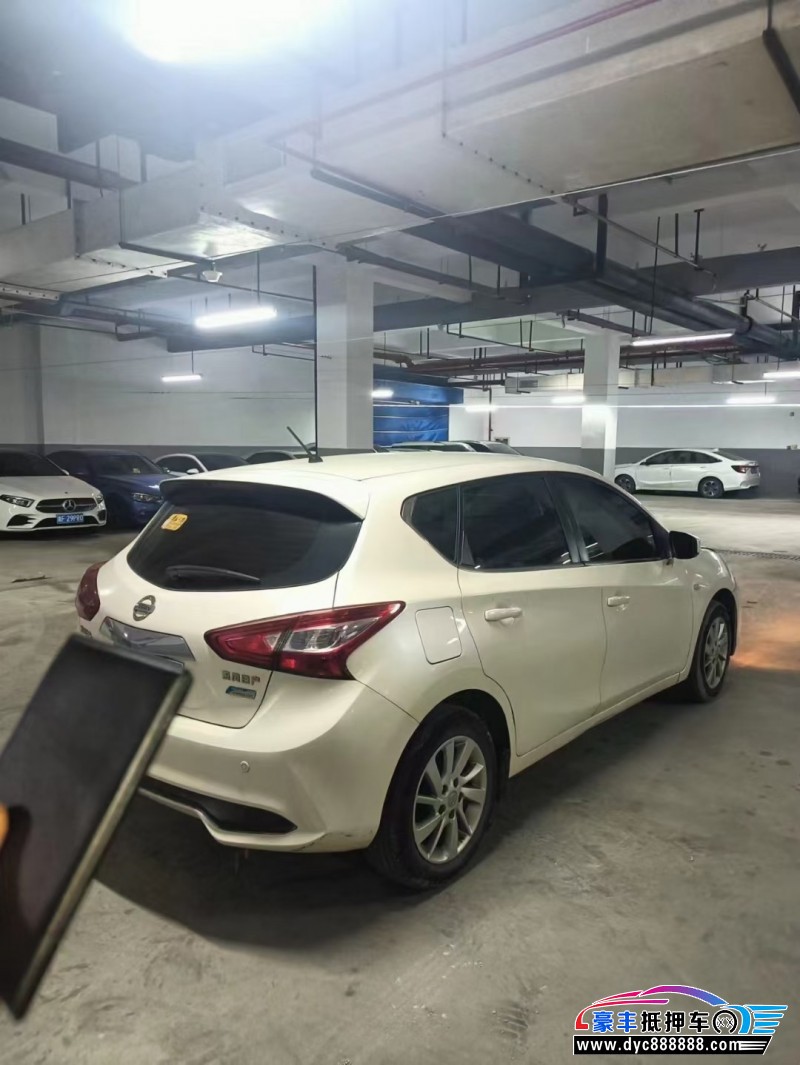 16年日产骐达轿车抵押车出售