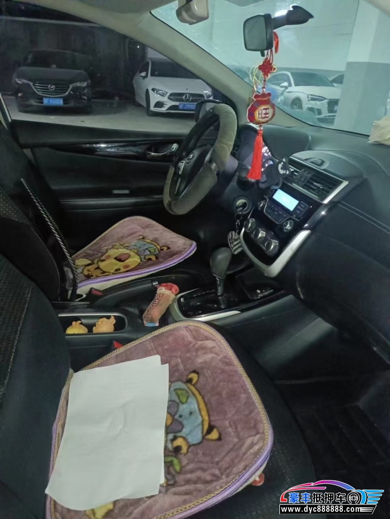 16年日产骐达轿车抵押车出售