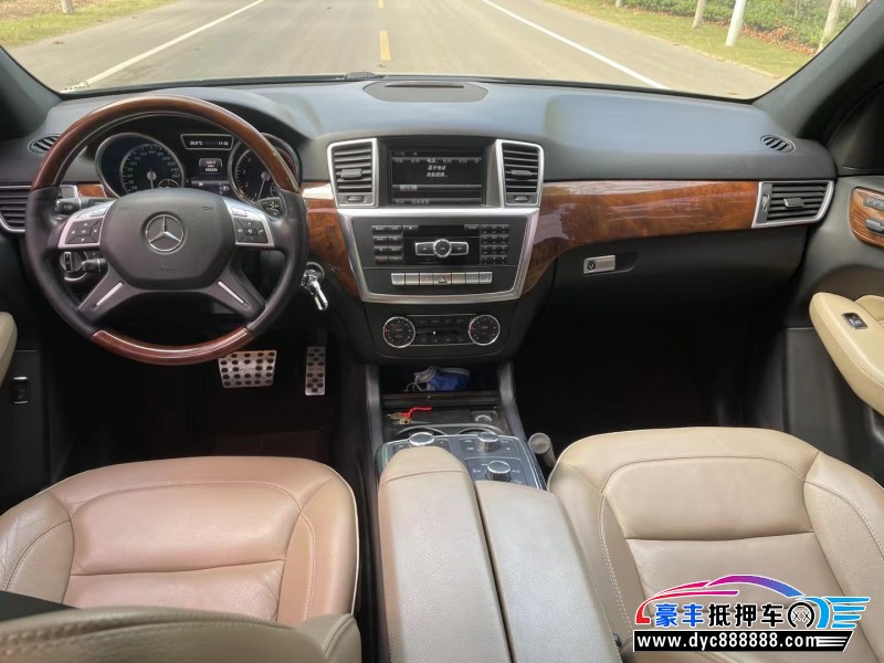 12年奔驰ML轿车抵押车出售