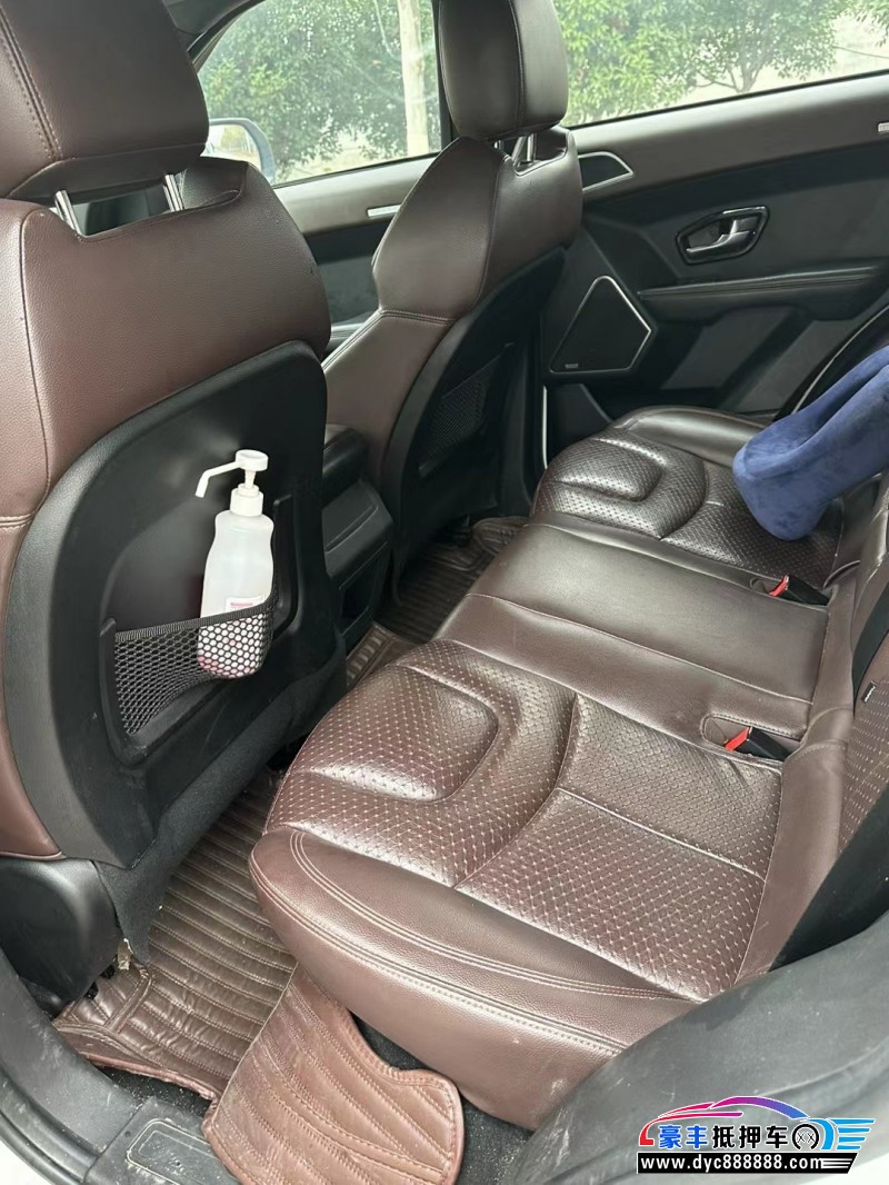 16年陆风X7轿车抵押车出售