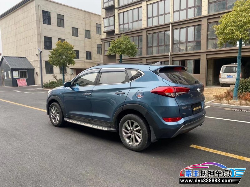 16年现代途胜轿车抵押车出售