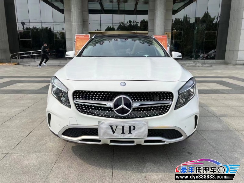 17年奔驰GLA轿车抵押车出售