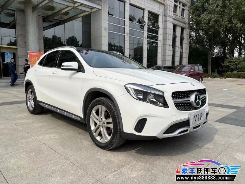 17年奔驰GLA轿车抵押车出售