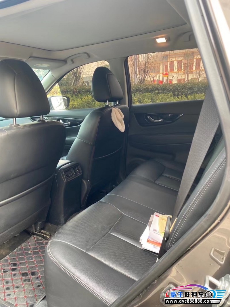 21年日产奇骏SUV抵押车出售