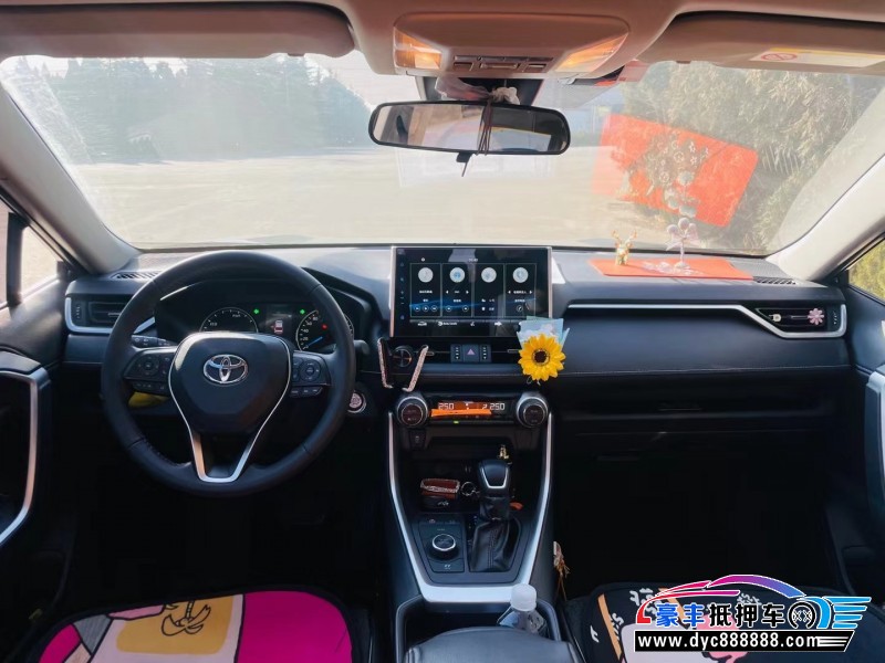 22年丰田威兰达轿车抵押车出售