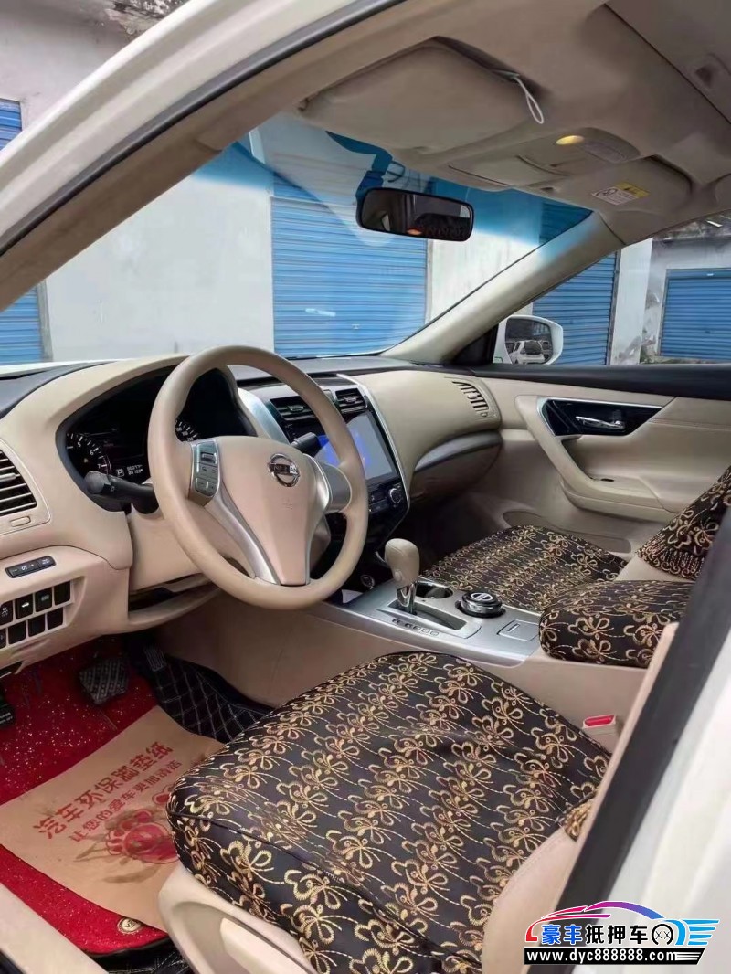 18年日产天籁轿车抵押车出售