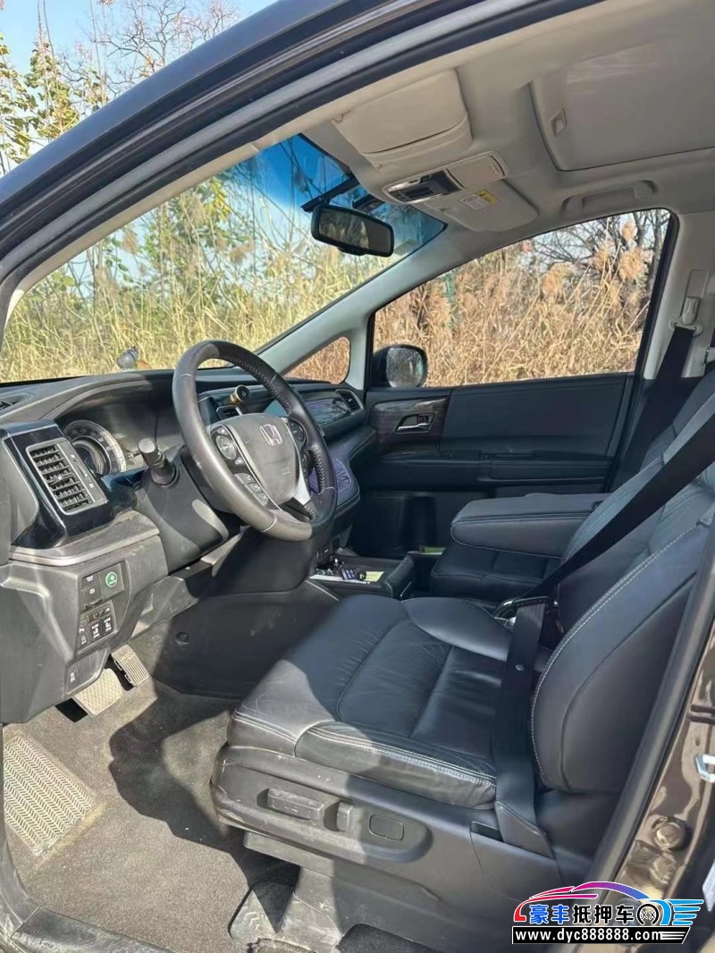 16年本田艾力绅轿车抵押车出售