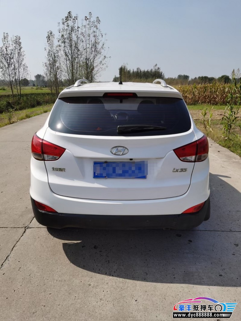 16年现代ix35轿车抵押车出售