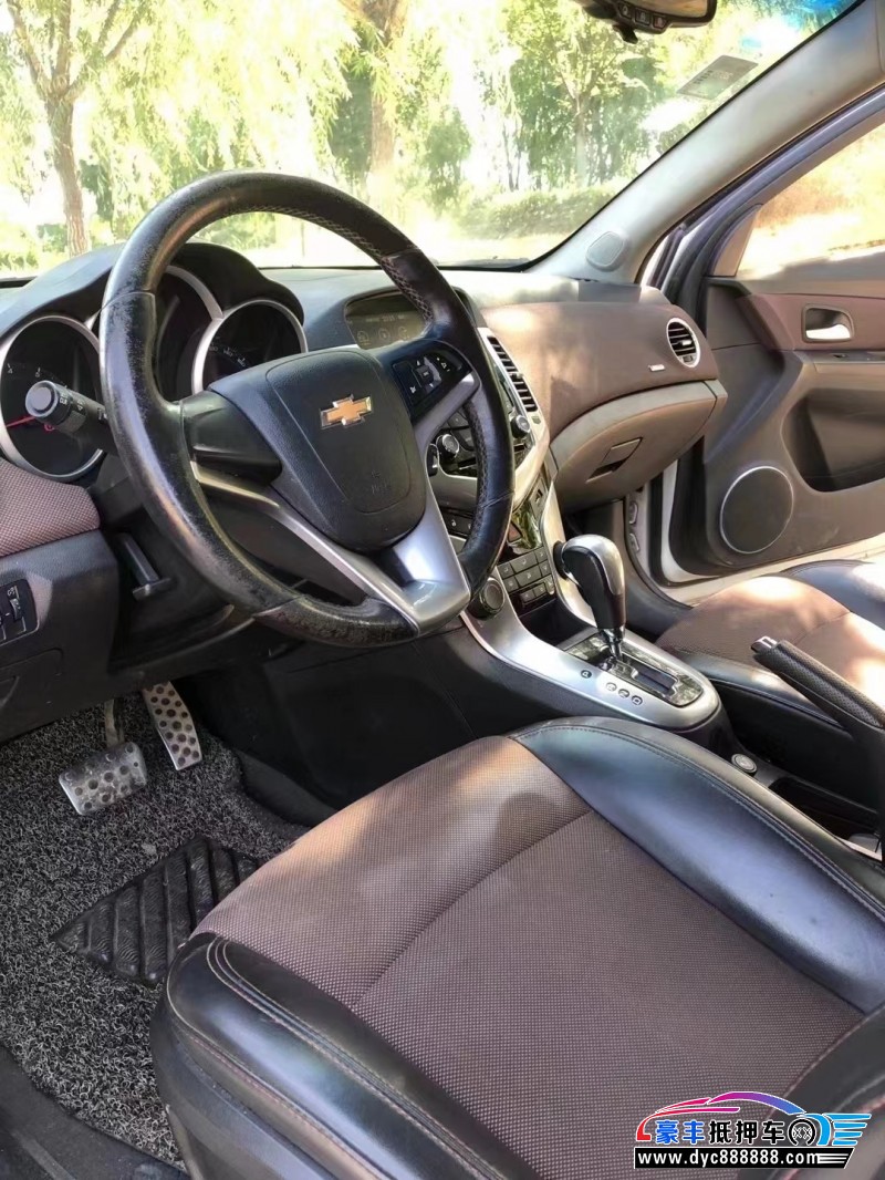 14年雪佛兰科鲁兹轿车抵押车出售