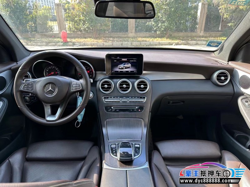 18年奔驰GLC轿车抵押车出售