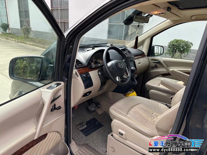 13年奔驰唯雅诺MPV抵押车出售