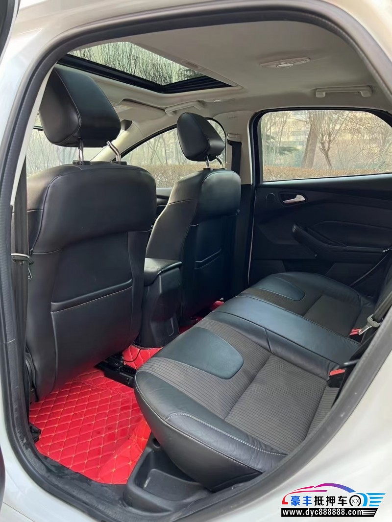 12年福特福克斯轿车抵押车出售