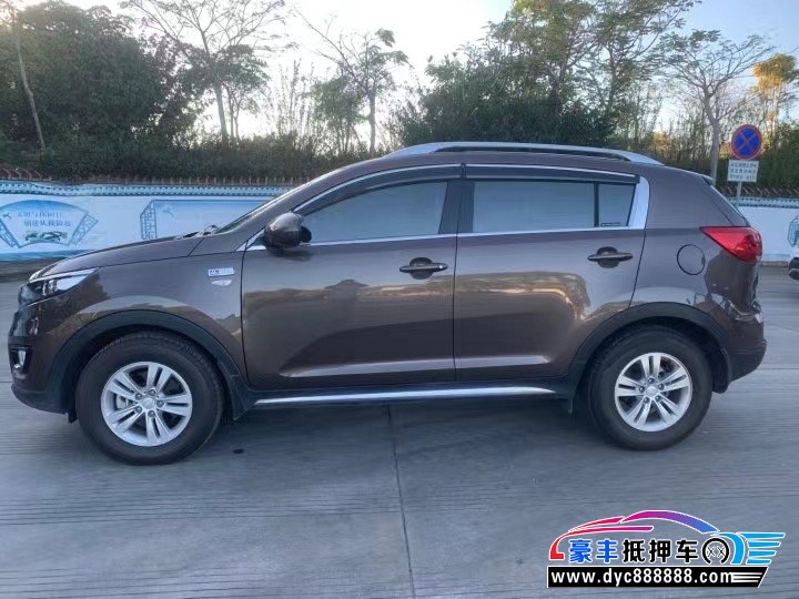 16年起亚智跑轿车抵押车出售