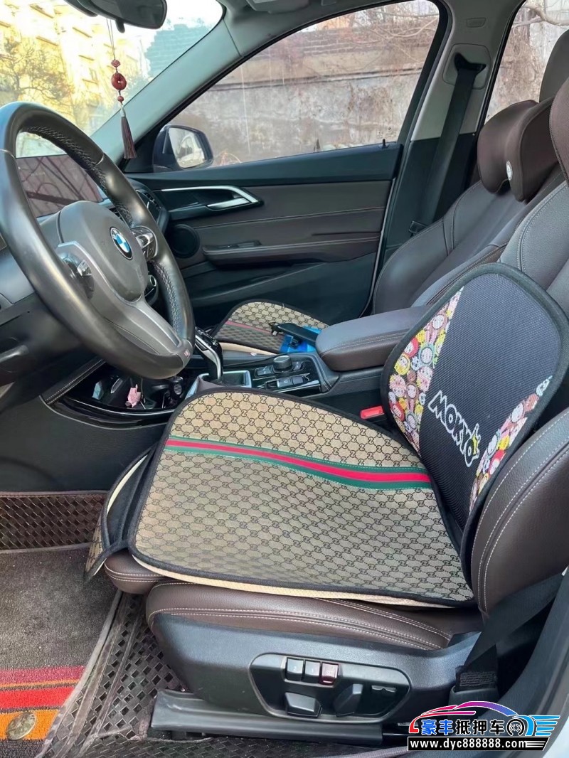 20年宝马1系轿车抵押车出售